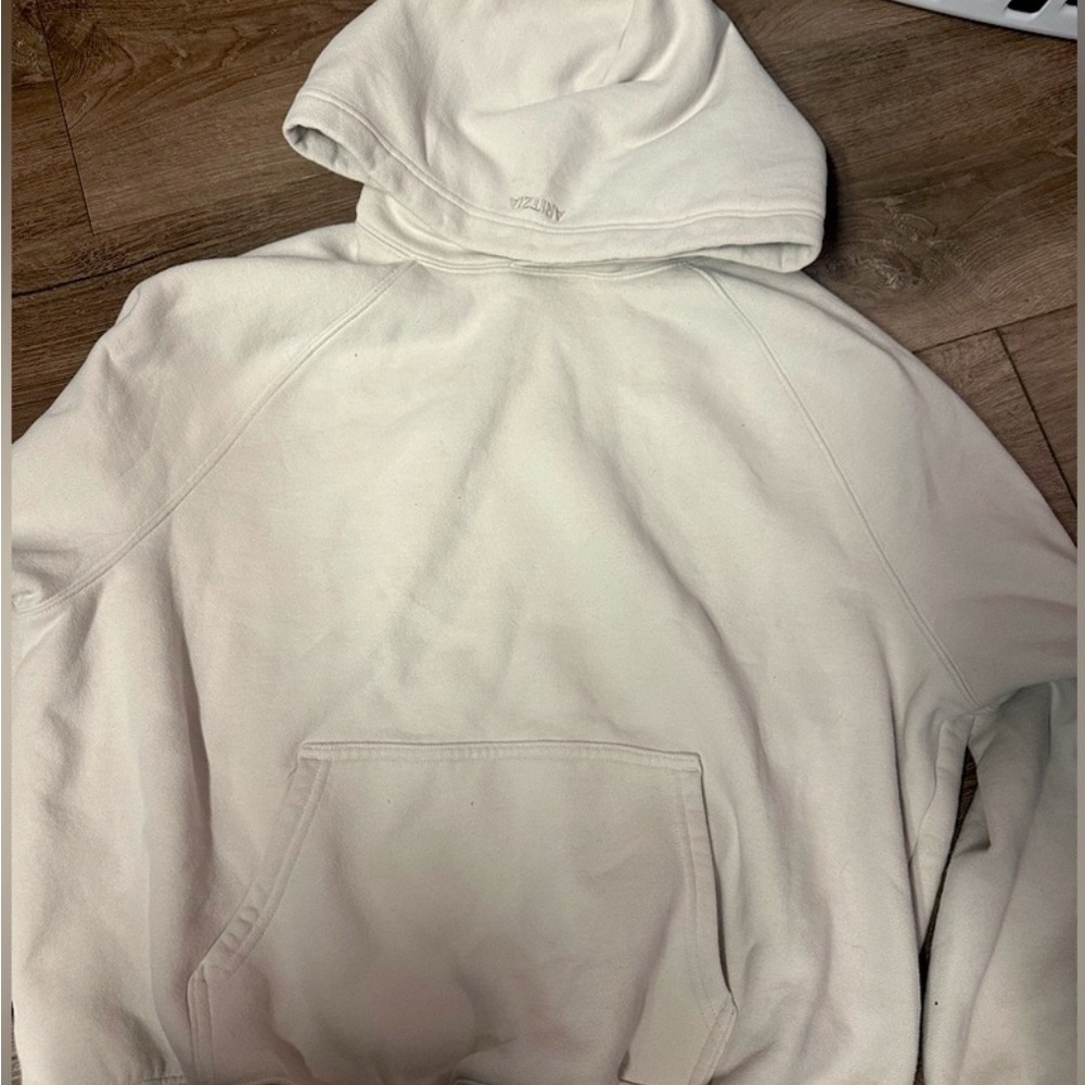 Aritzia Cream Sweatshirt